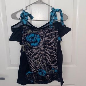 Black and blue t-shirt